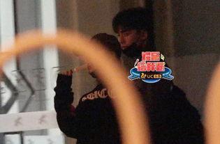 最新爆料娱乐圈恋情视频,神秘情侣甜蜜互动引热议  第2张